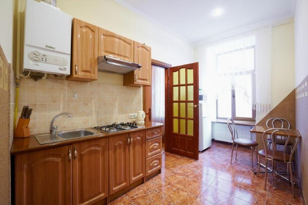 3 rooms Central Anna Apartment Lviv Exteriör bild