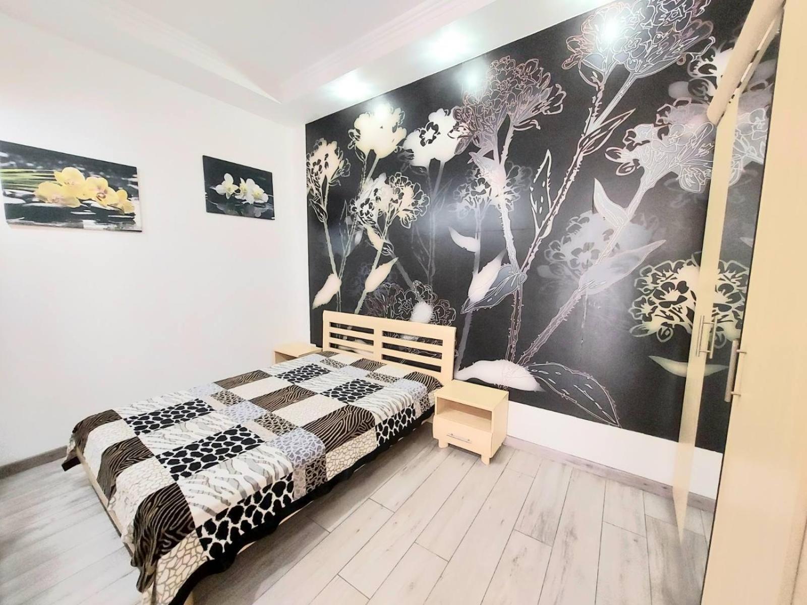 3 rooms Central Anna Apartment Lviv Exteriör bild