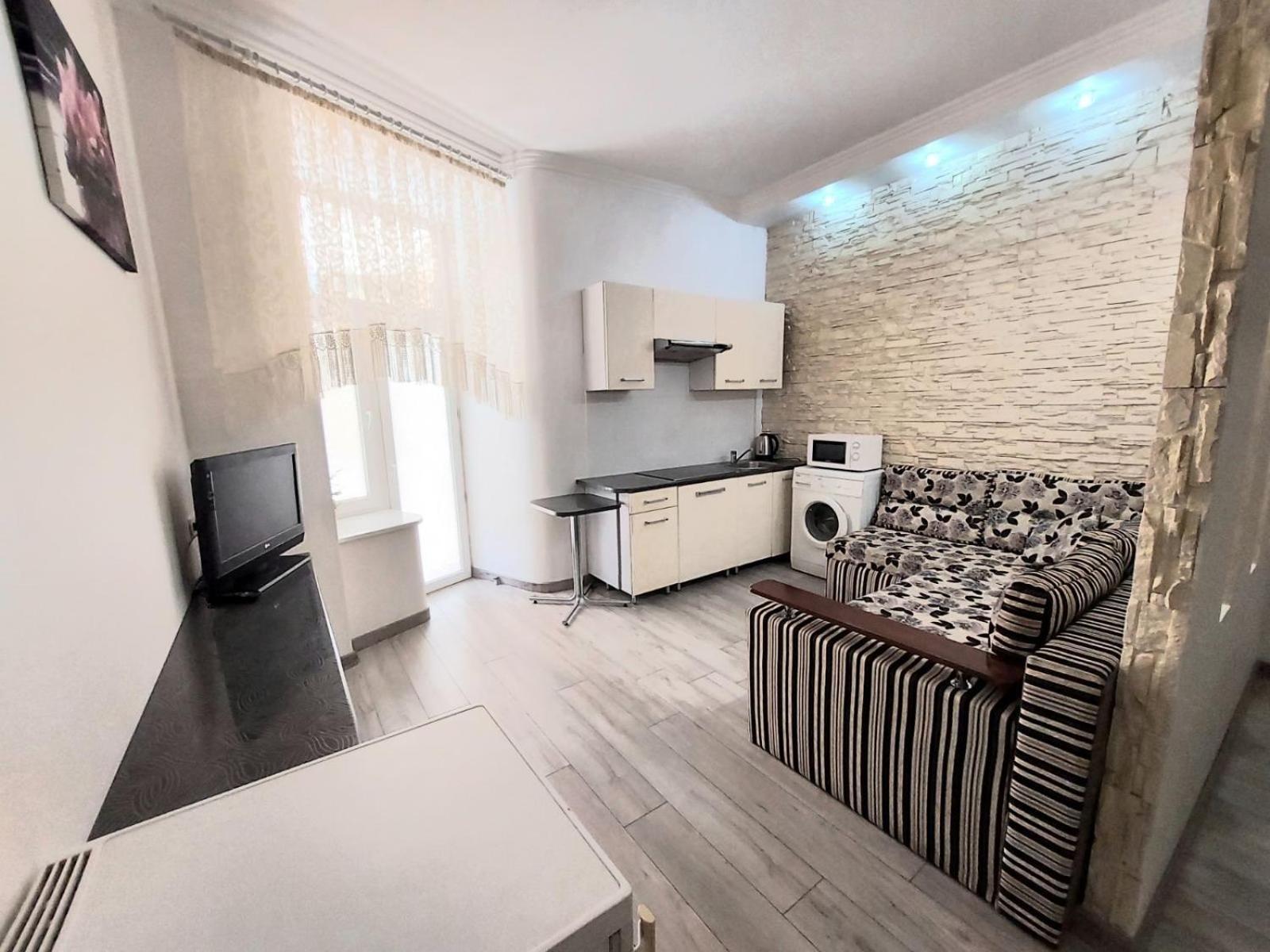 3 rooms Central Anna Apartment Lviv Exteriör bild